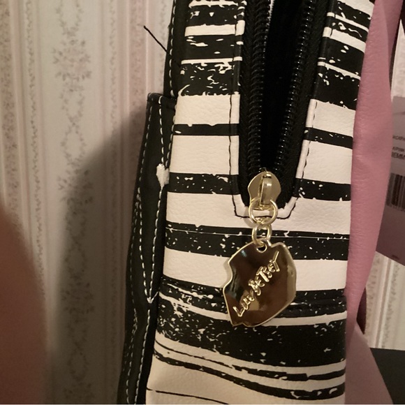 Betsy Johnson mini backpack - Picture 6 of 7